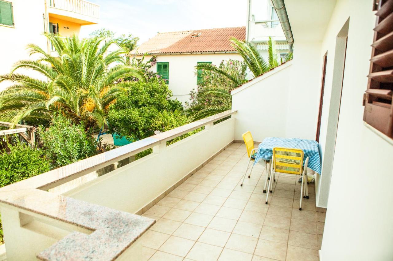 Apartments Alma Novalja Exterior photo